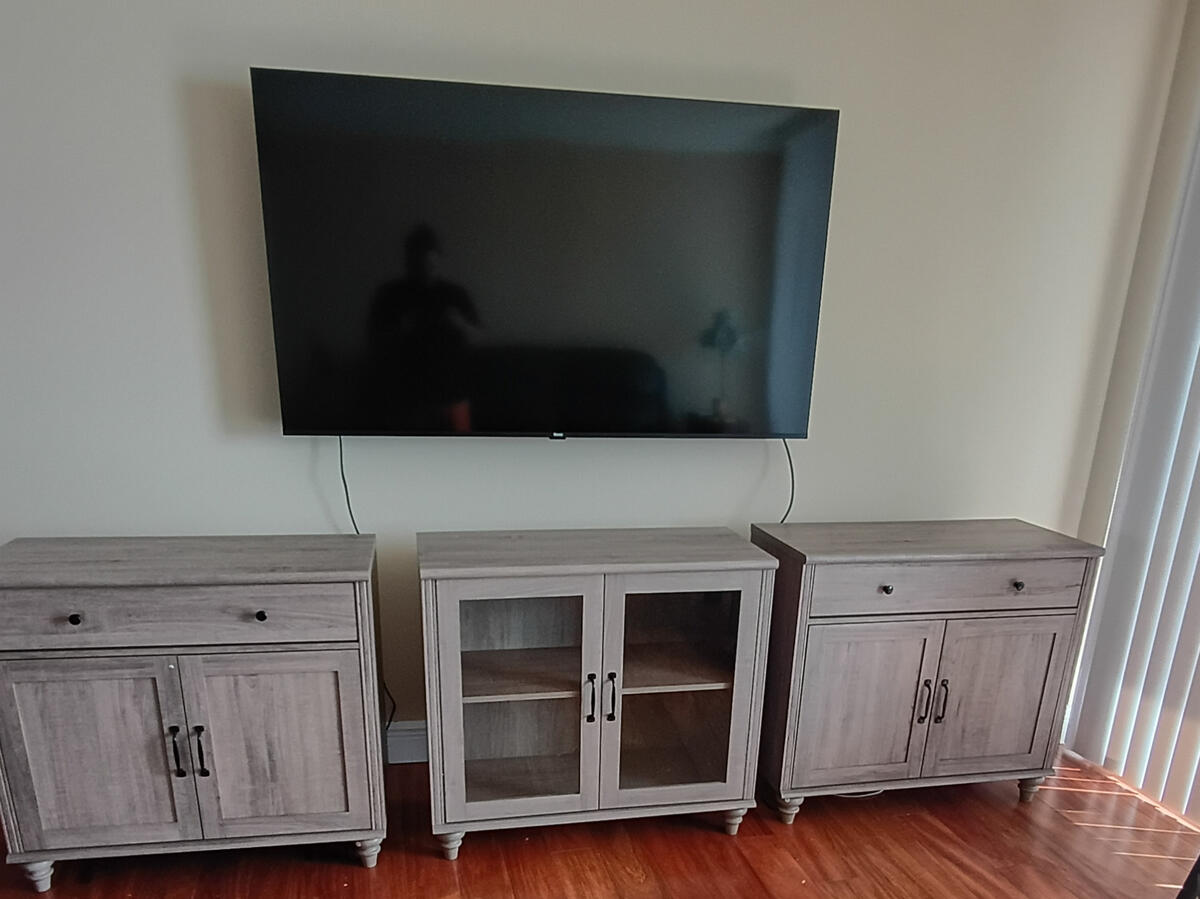 TV mounting TV mounting
