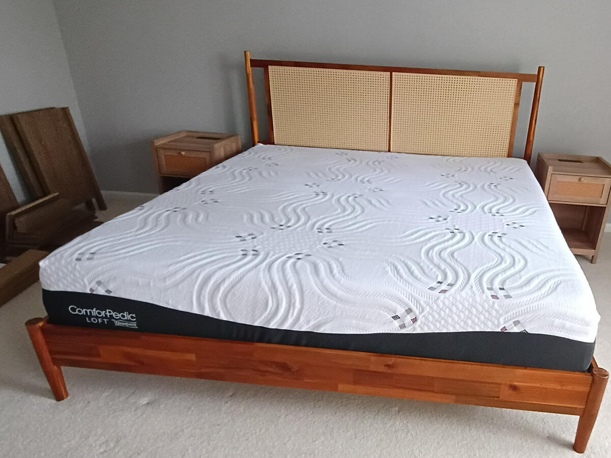 Bed assembly Bed assembly